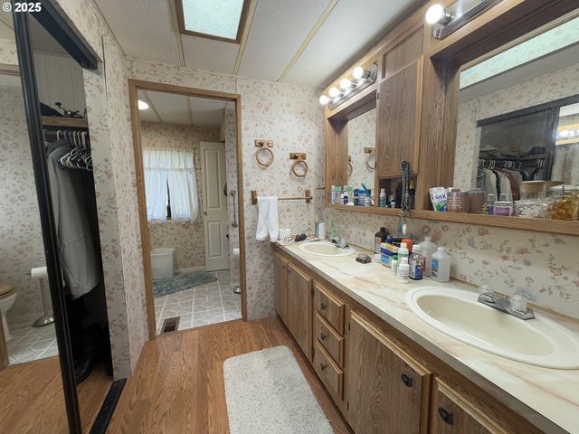 5189 STRICKLAND CANYON Rd, Roseburg, OR 97471