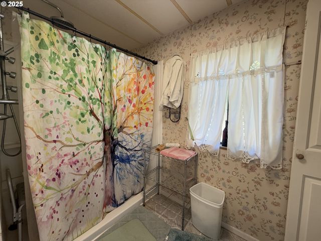 5189 STRICKLAND CANYON Rd, Roseburg, OR 97471