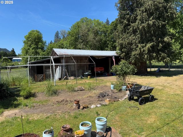 5189 STRICKLAND CANYON Rd, Roseburg, OR 97471