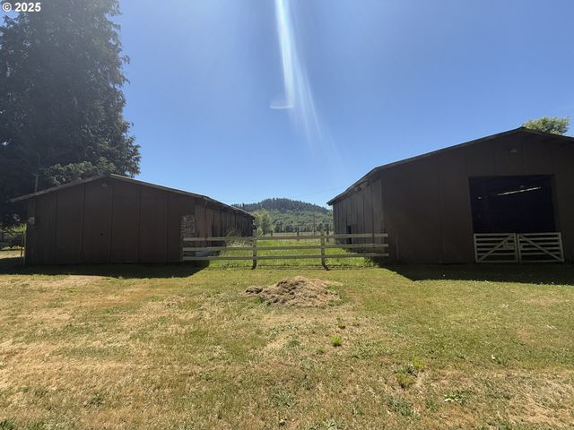 5189 STRICKLAND CANYON Rd, Roseburg, OR 97471