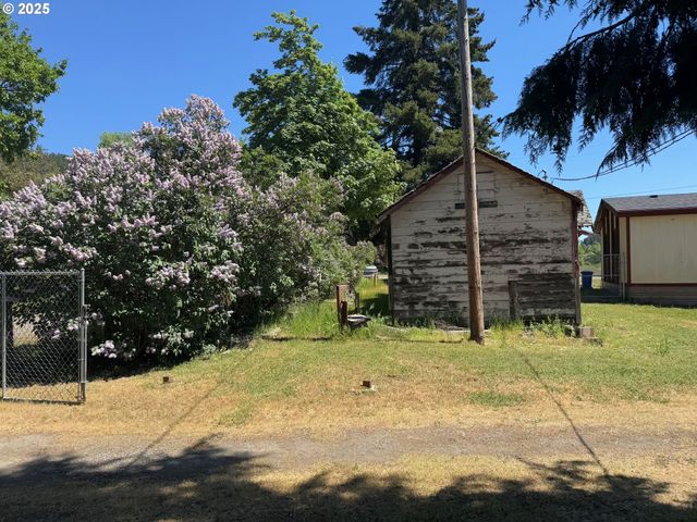 5189 STRICKLAND CANYON Rd, Roseburg, OR 97471