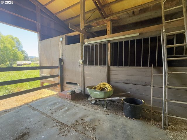 5189 STRICKLAND CANYON Rd, Roseburg, OR 97471