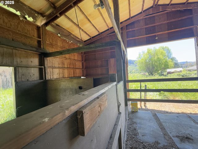 5189 STRICKLAND CANYON Rd, Roseburg, OR 97471