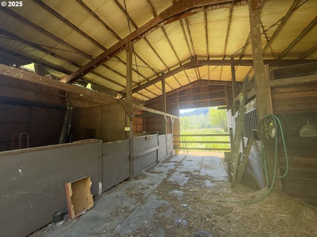 5189 STRICKLAND CANYON Rd, Roseburg, OR 97471