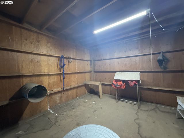 5189 STRICKLAND CANYON Rd, Roseburg, OR 97471