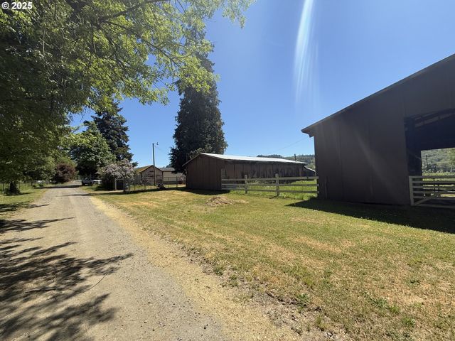 5189 STRICKLAND CANYON Rd, Roseburg, OR 97471