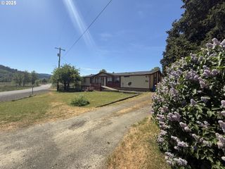 5189 STRICKLAND CANYON Rd, Roseburg, OR 97471