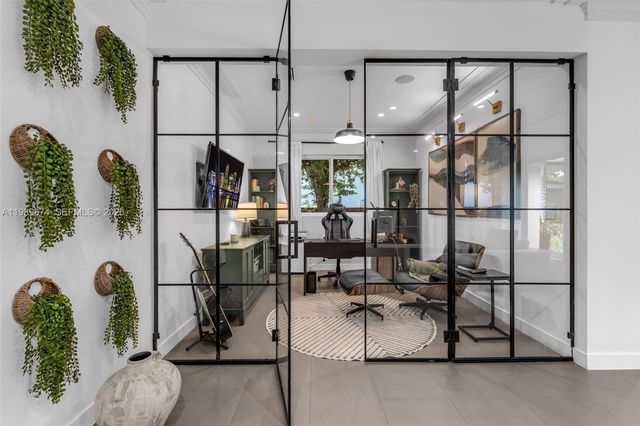 54 Bay Heights Dr, Miami, FL 33133