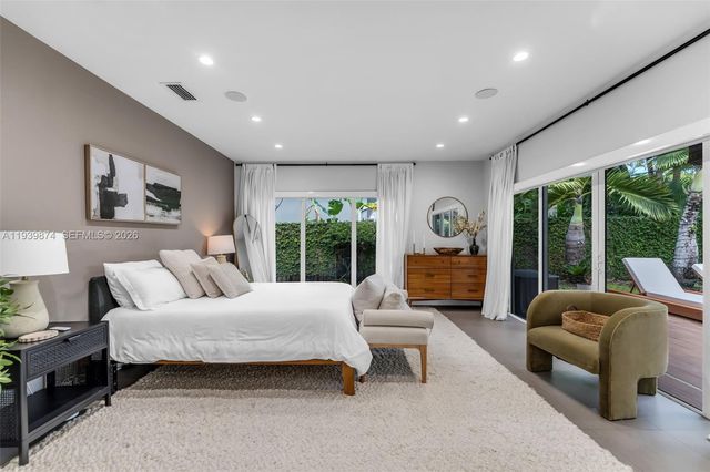 54 Bay Heights Dr, Miami, FL 33133