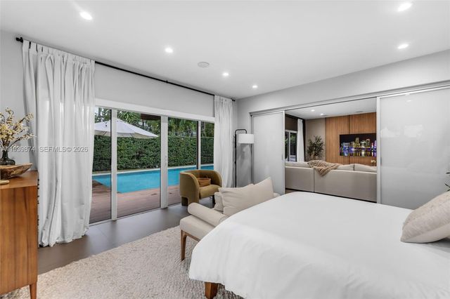 54 Bay Heights Dr, Miami, FL 33133