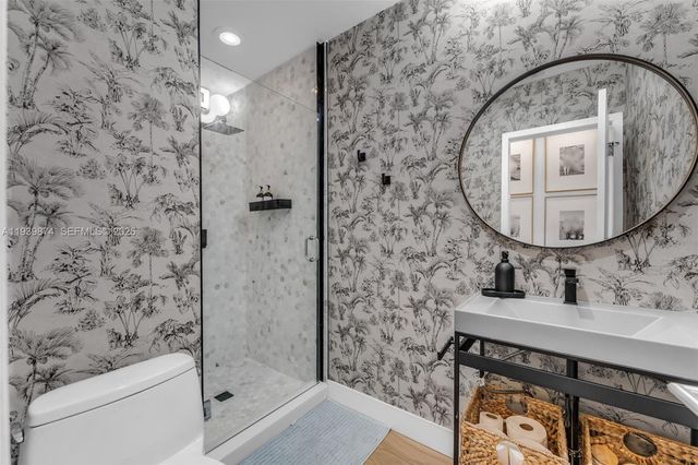 54 Bay Heights Dr, Miami, FL 33133