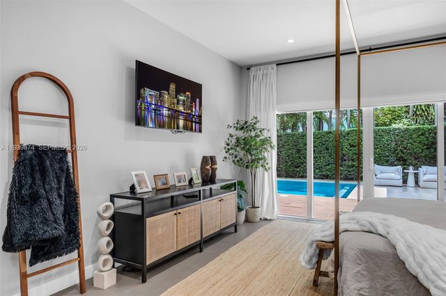 54 Bay Heights Dr, Miami, FL 33133