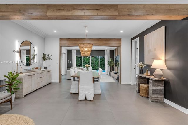 54 Bay Heights Dr, Miami, FL 33133