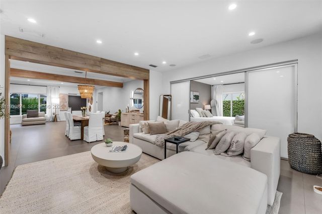 54 Bay Heights Dr, Miami, FL 33133