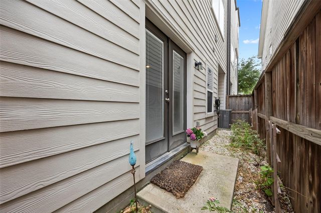 5528 Cornish Street E, Houston, TX 77007