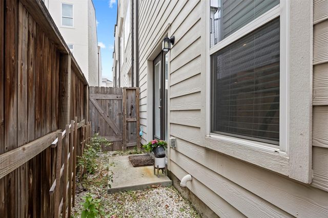 5528 Cornish Street E, Houston, TX 77007