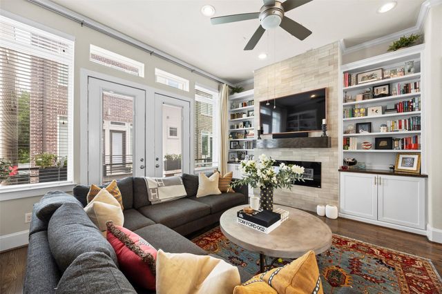 5528 Cornish Street E, Houston, TX 77007