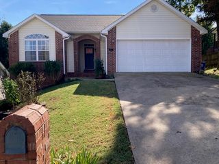14 Valley View Circle, Bentonville, AR 72712