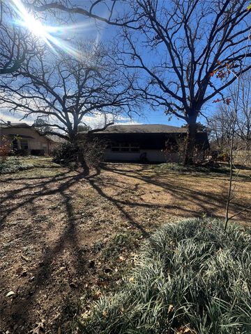 3904 Cimmaron Trail, De Cordova, TX 76049