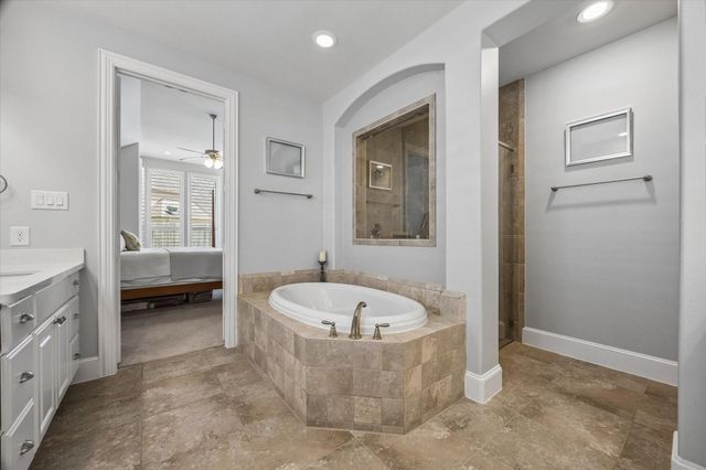 10 Stefano Way, Missouri City, TX 77459
