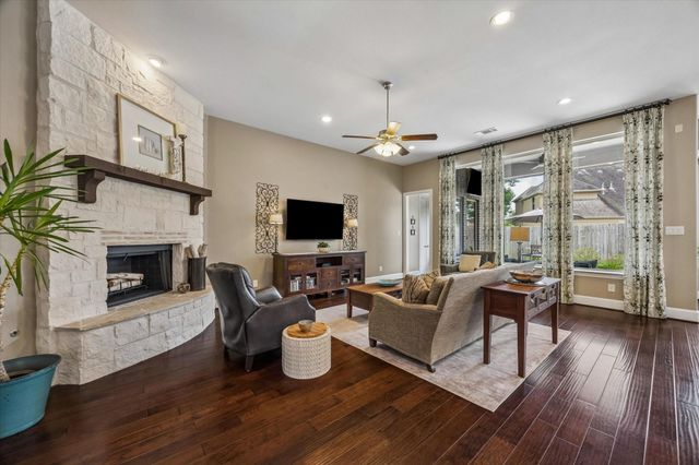 10 Stefano Way, Missouri City, TX 77459