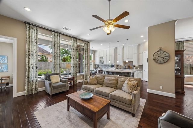 10 Stefano Way, Missouri City, TX 77459