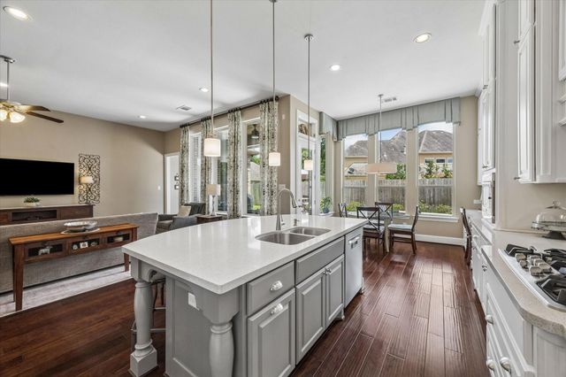 10 Stefano Way, Missouri City, TX 77459