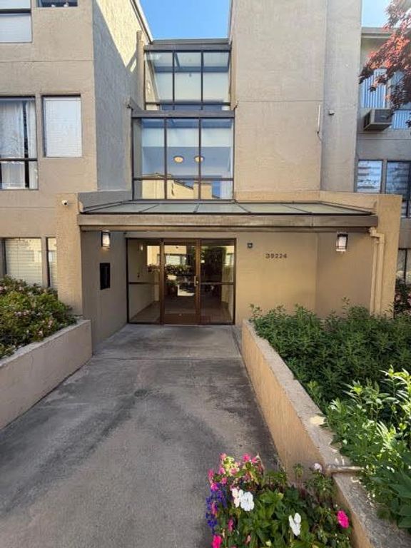 39224 Guardino Drive 204, Fremont, CA 94538