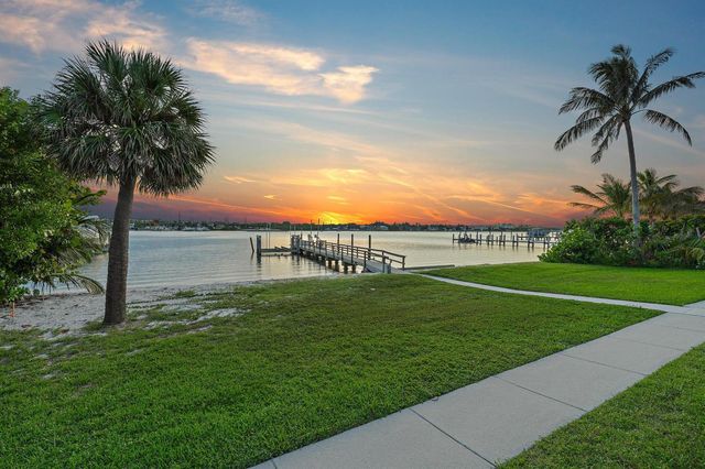 613 S Beach Road, Jupiter, FL 33469