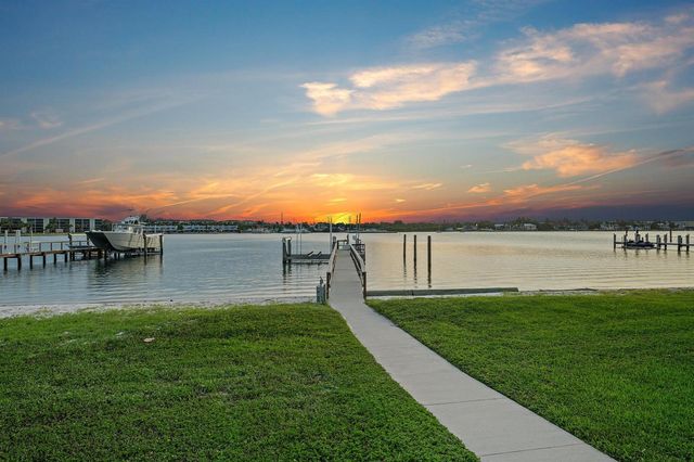 613 S Beach Road, Jupiter, FL 33469