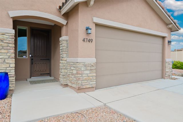4749 Viento Del Norte, Santa Fe, NM 87507