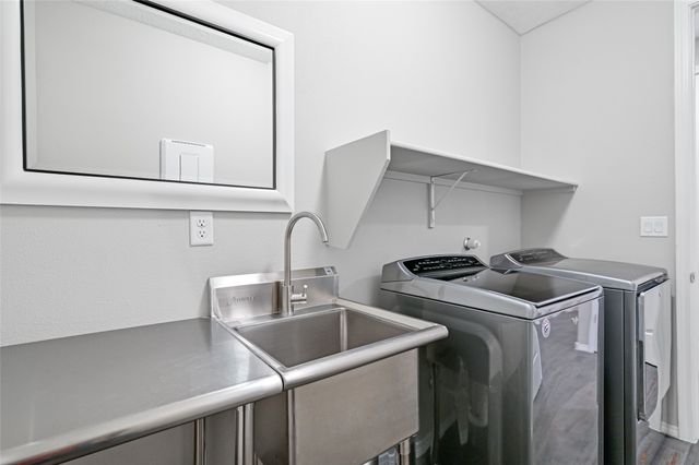 4749 Viento Del Norte, Santa Fe, NM 87507