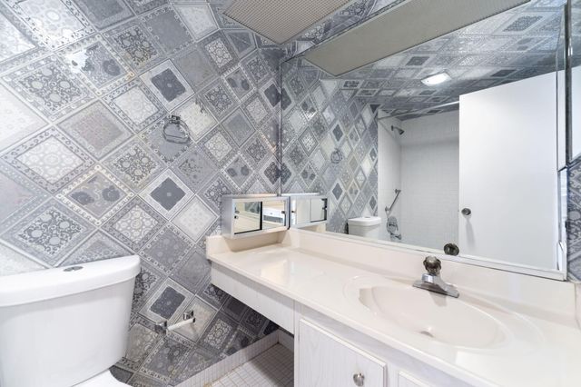 230 174th Street 2402, Sunny Isles Beach, FL 33160