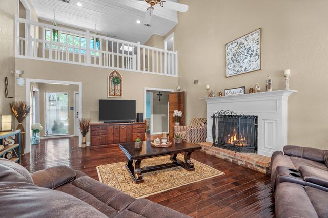 5107 Racquet Club Drive, Arlington, TX 76017