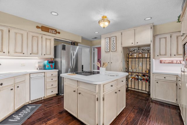 5107 Racquet Club Drive, Arlington, TX 76017