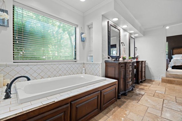 5107 Racquet Club Drive, Arlington, TX 76017