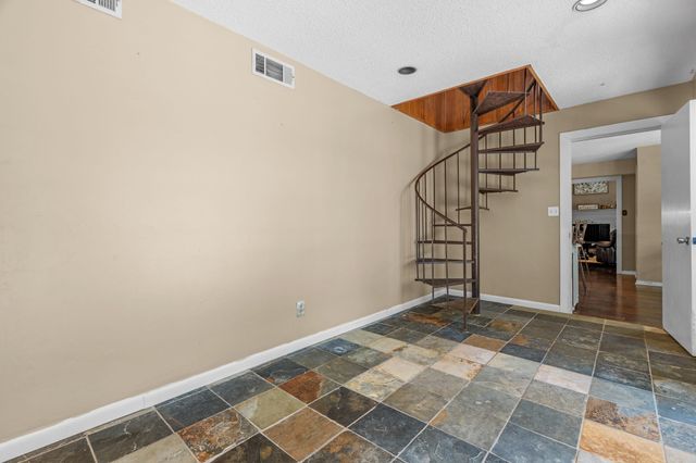 5107 Racquet Club Drive, Arlington, TX 76017