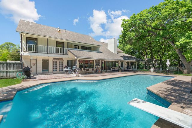 5107 Racquet Club Drive, Arlington, TX 76017