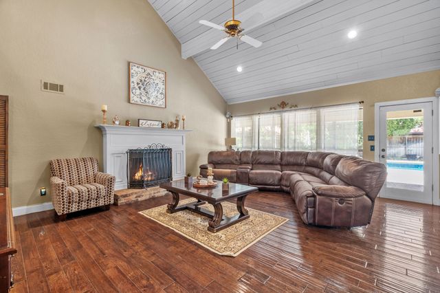 5107 Racquet Club Drive, Arlington, TX 76017