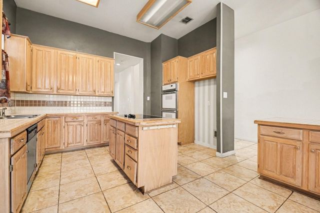 1005 Creek Bend, Carrollton, TX 75007