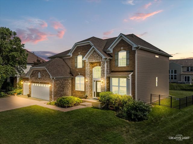4135 Bedford Lane, Aurora, IL 60504