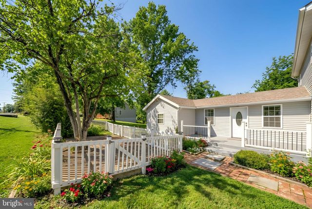 671 PINE RIDGE DR, Front Royal, VA 22630