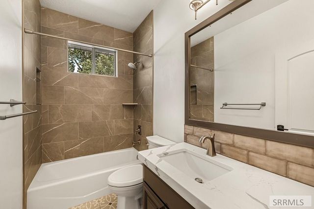 3678 E Clearfield Lane, Ammon, ID 83406