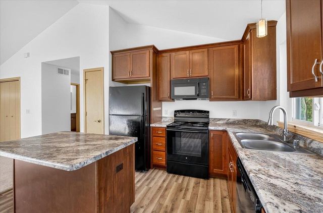 819-823 Thompson Drive, Oregon, WI 53575