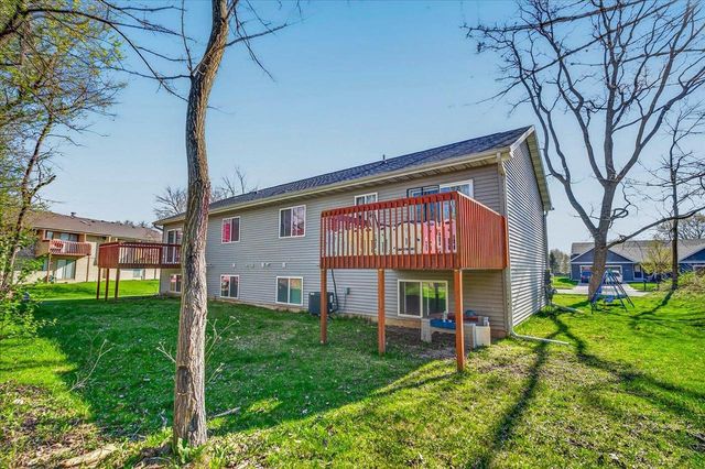819-823 Thompson Drive, Oregon, WI 53575