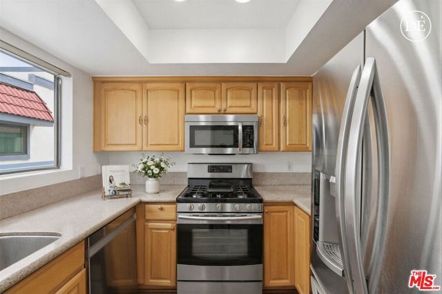 345 W Acacia Avenue 16, Glendale, CA 91204