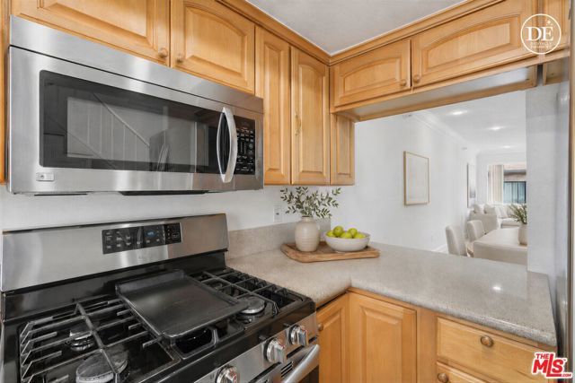 345 W Acacia Avenue 16, Glendale, CA 91204