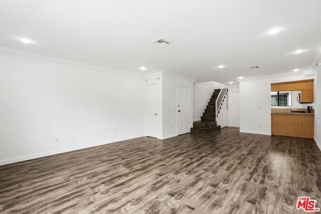 345 W Acacia Avenue 16, Glendale, CA 91204