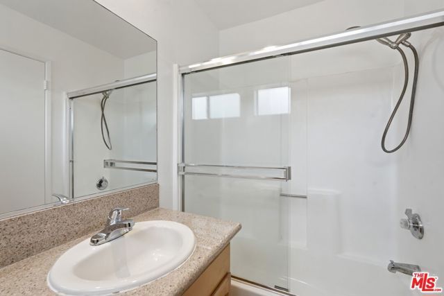 345 W Acacia Avenue 16, Glendale, CA 91204