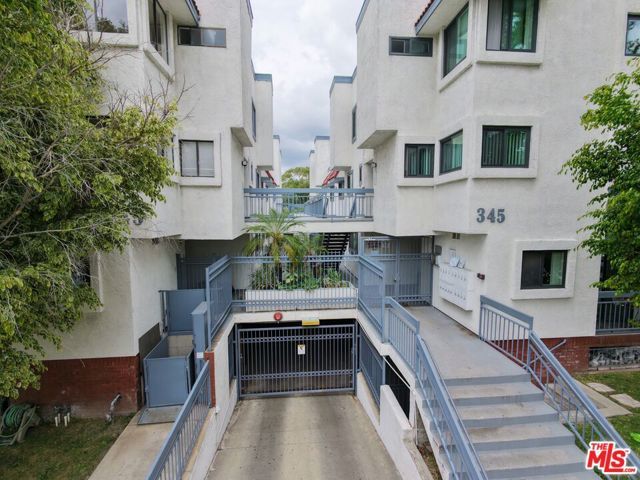 345 W Acacia Avenue 16, Glendale, CA 91204